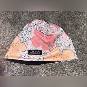 Women’s skids winter beanie